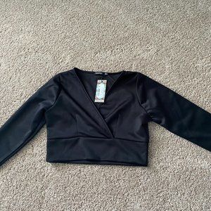 Long sleeve black crop top